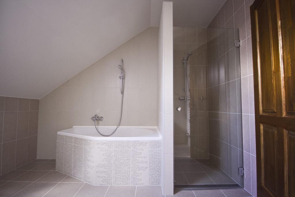 Hotel Tok-Jo Vendeghaz Goncruszka Pokoj fotografie